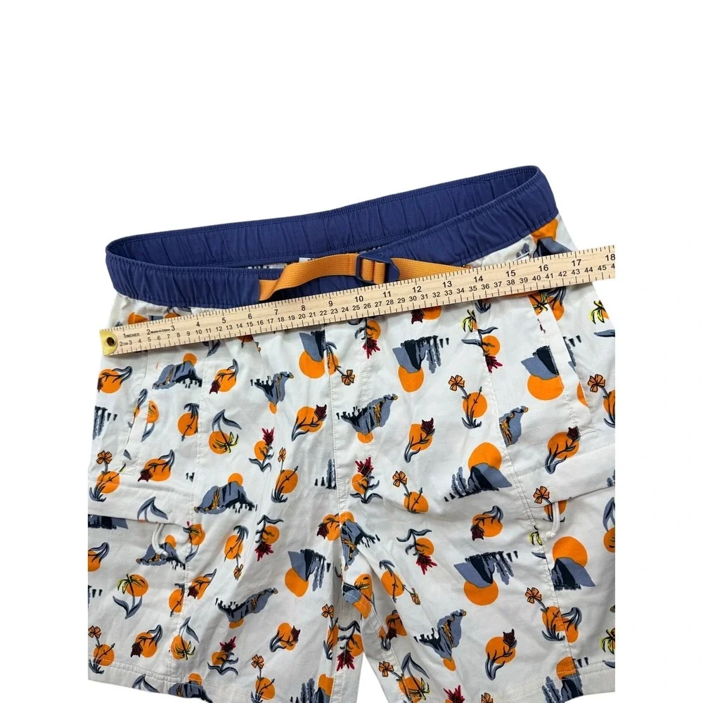 The‎ North Face Mens Class V Trail Shorts Graphic Print Orange Medium